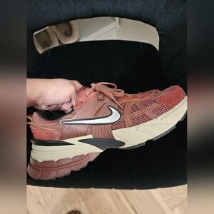 Nike V2K Run Red Sepia